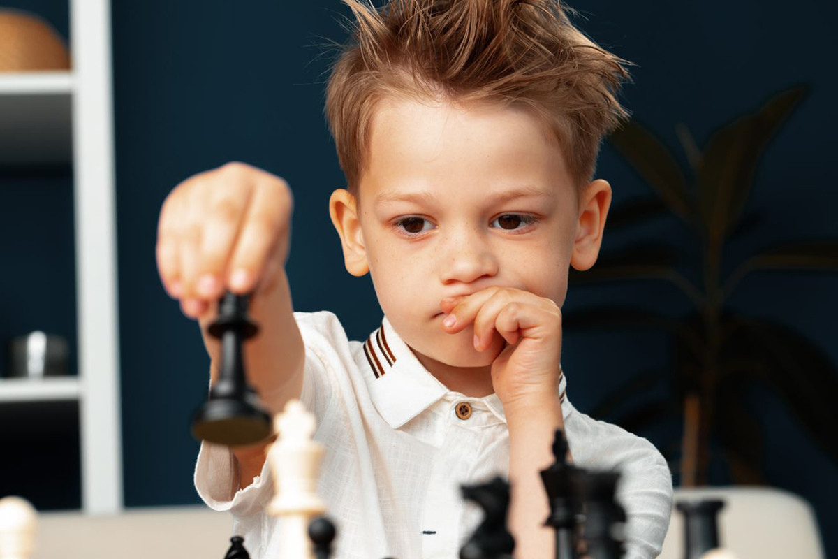 Как научить ребенка играть в шахматы?